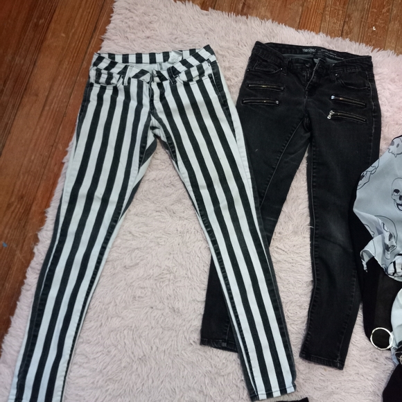 Goth girl starter kit bundle huge lot! 8 pieces blk&wht aesthetic 8 piece- SOLD - Picture 11 of 16